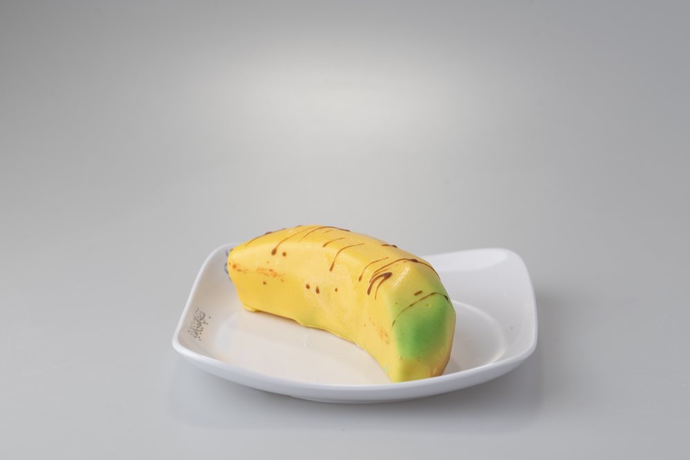 Mango roll dessert